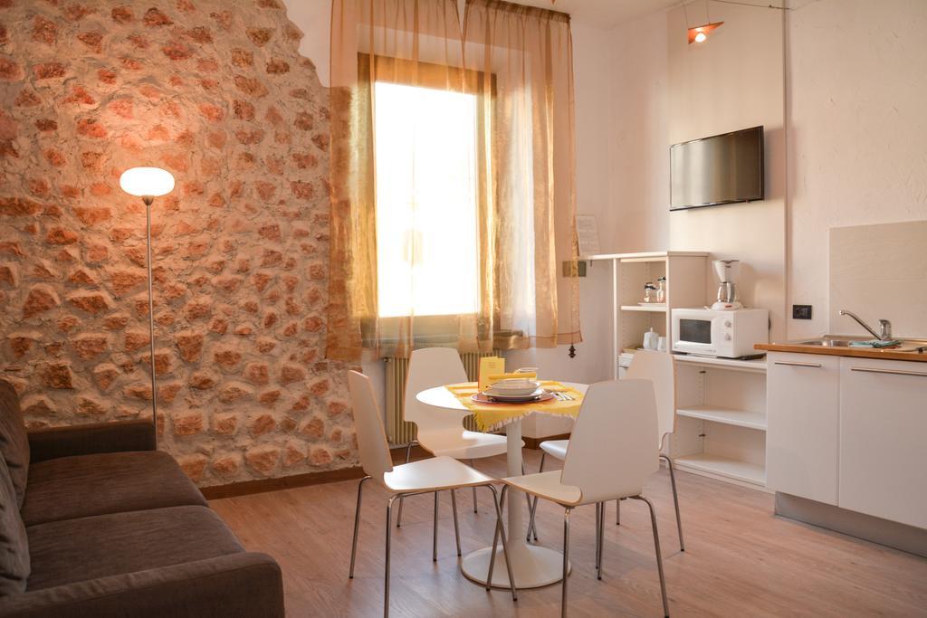 ריבה דל גארדה Sembenini Palace מראה חיצוני תמונה